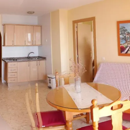 With One Bedroom In Fuengirola, With Wonderful Sea View, Pool Acces... شقة